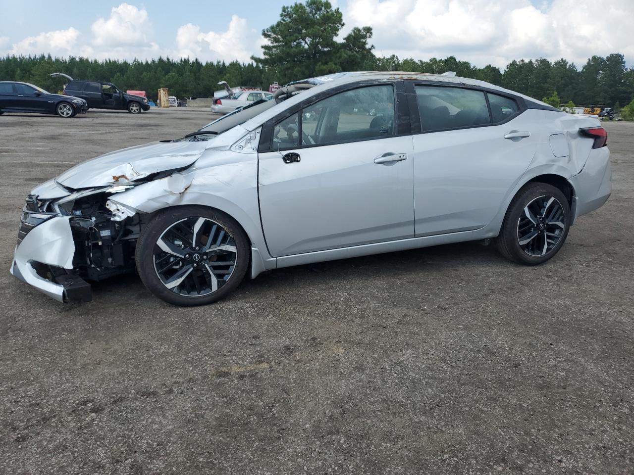 2025 Nissan Versa Sr