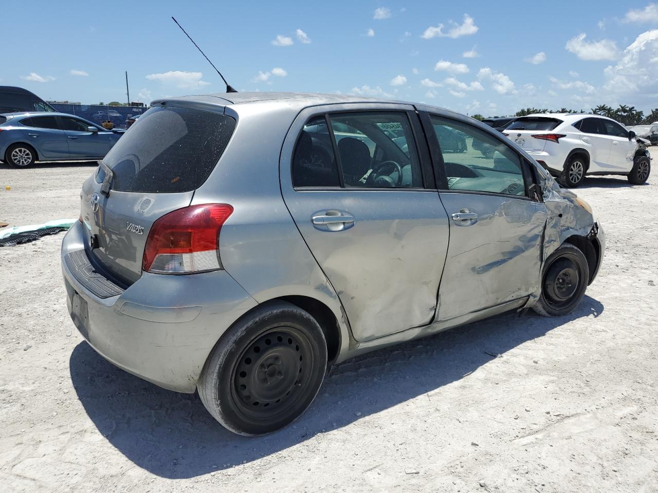 2009 Toyota Yaris - Image 3