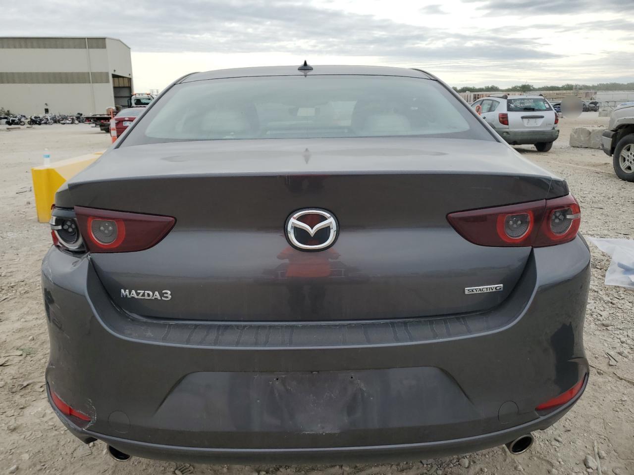 2019 Mazda 3 Premium - Фото 6