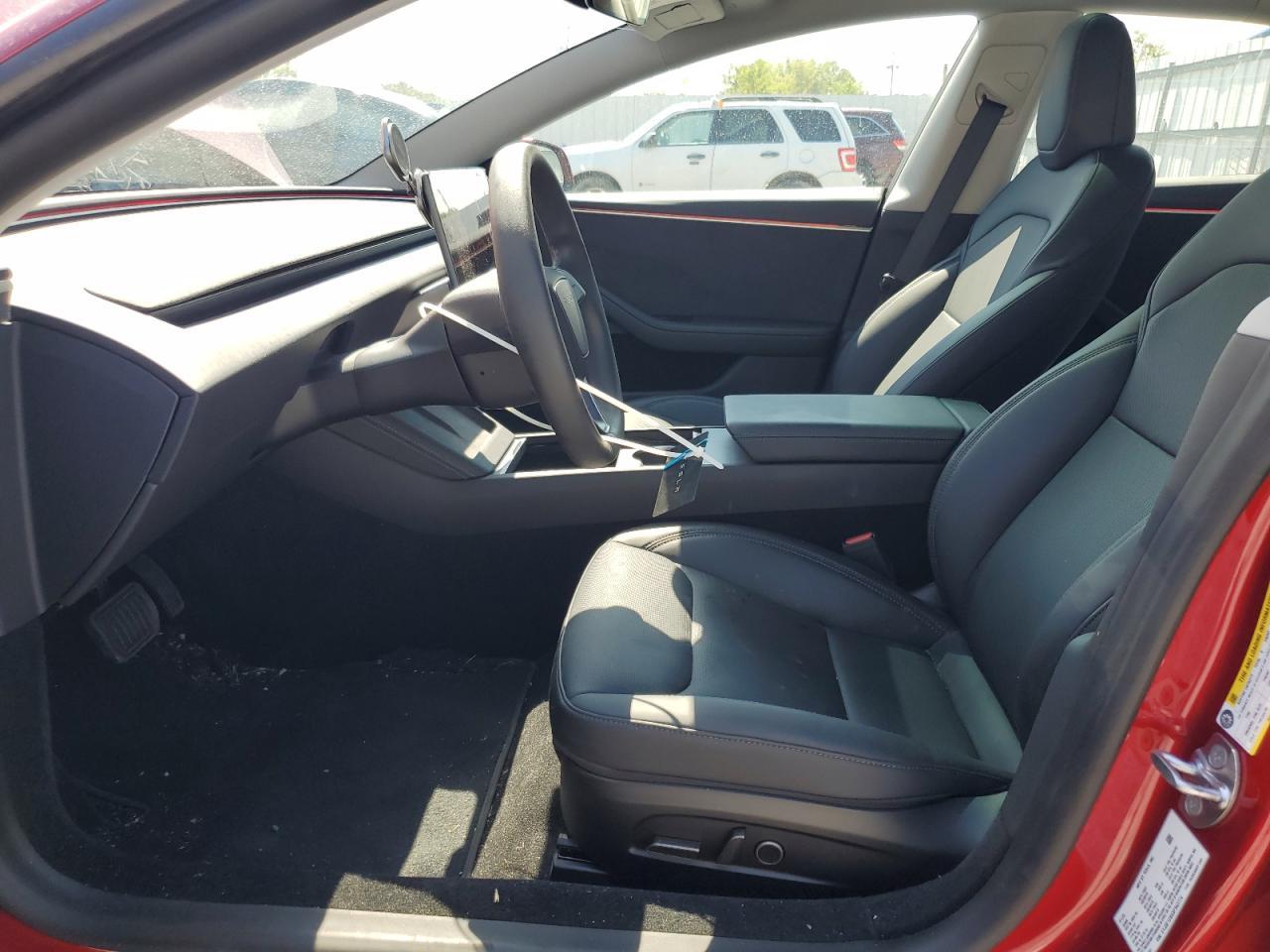 2025 Tesla Model 3 - Фото 7