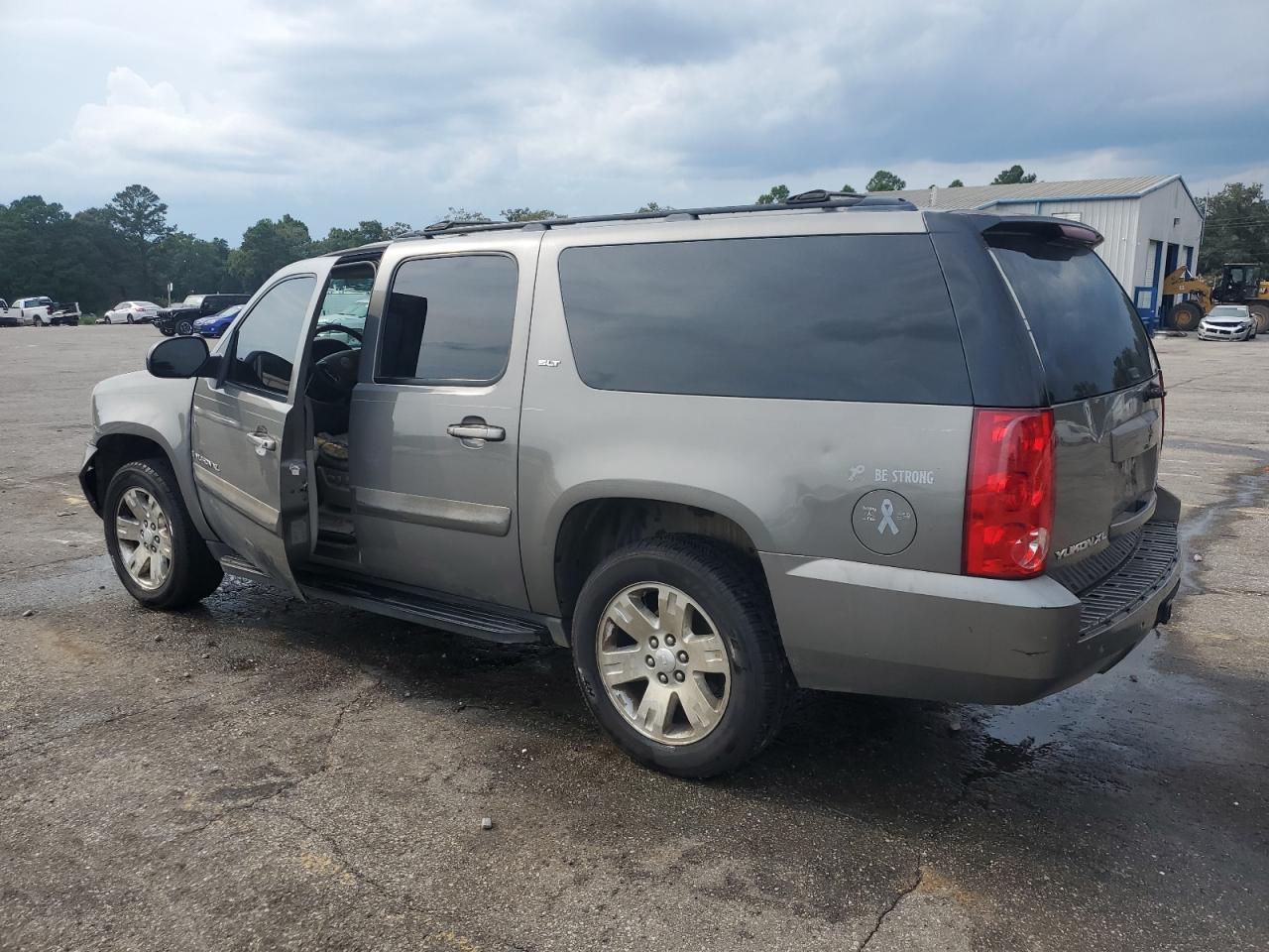 2008 GMC Yukon Xl C1500 - Фото 2