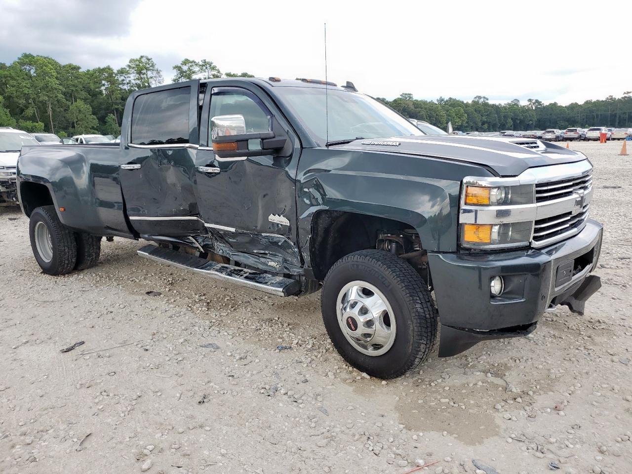 2017 Chevrolet Silverado K3500 High Country - Image 4