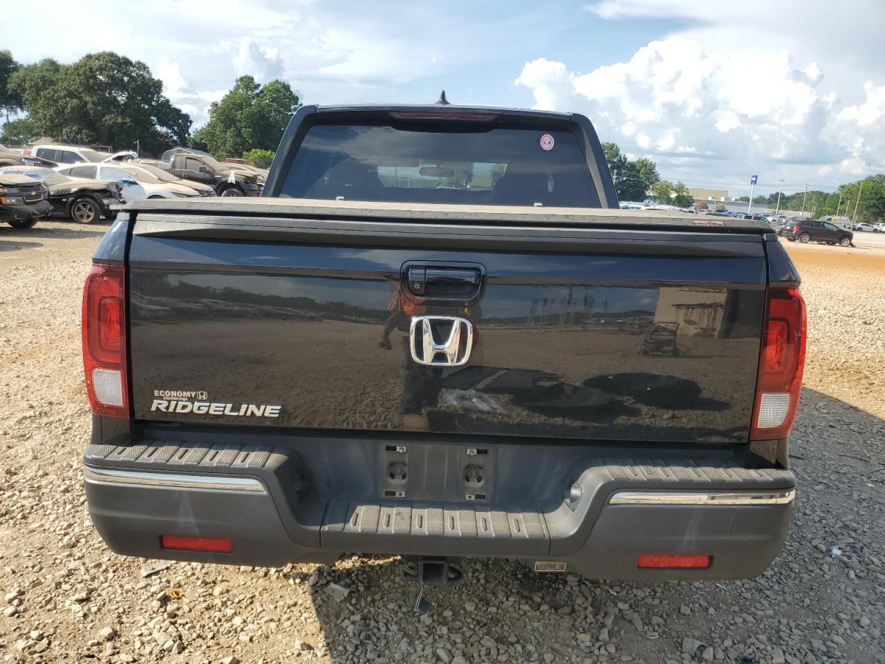 2019 Honda Ridgeline Sport - Image 6