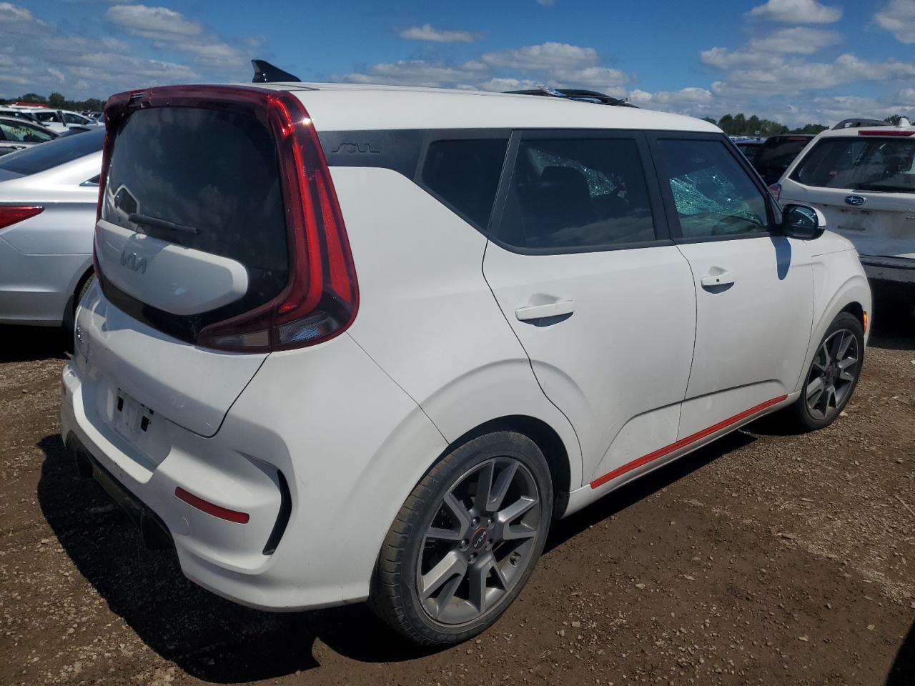 2022 Kia Soul Gt-Line Turbo - Image 3