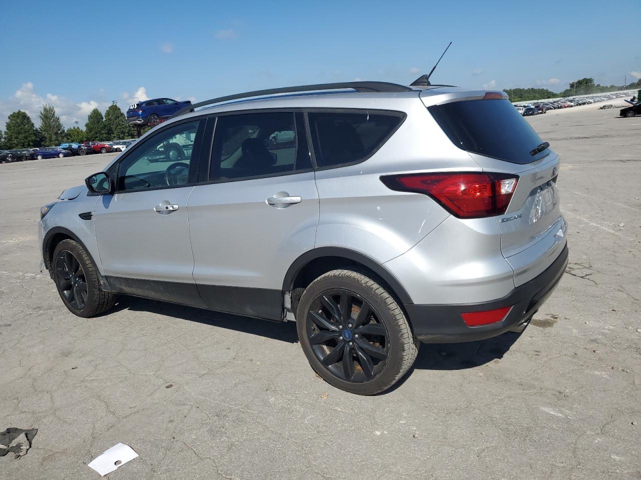 2019 Ford Escape Se - Фото 2