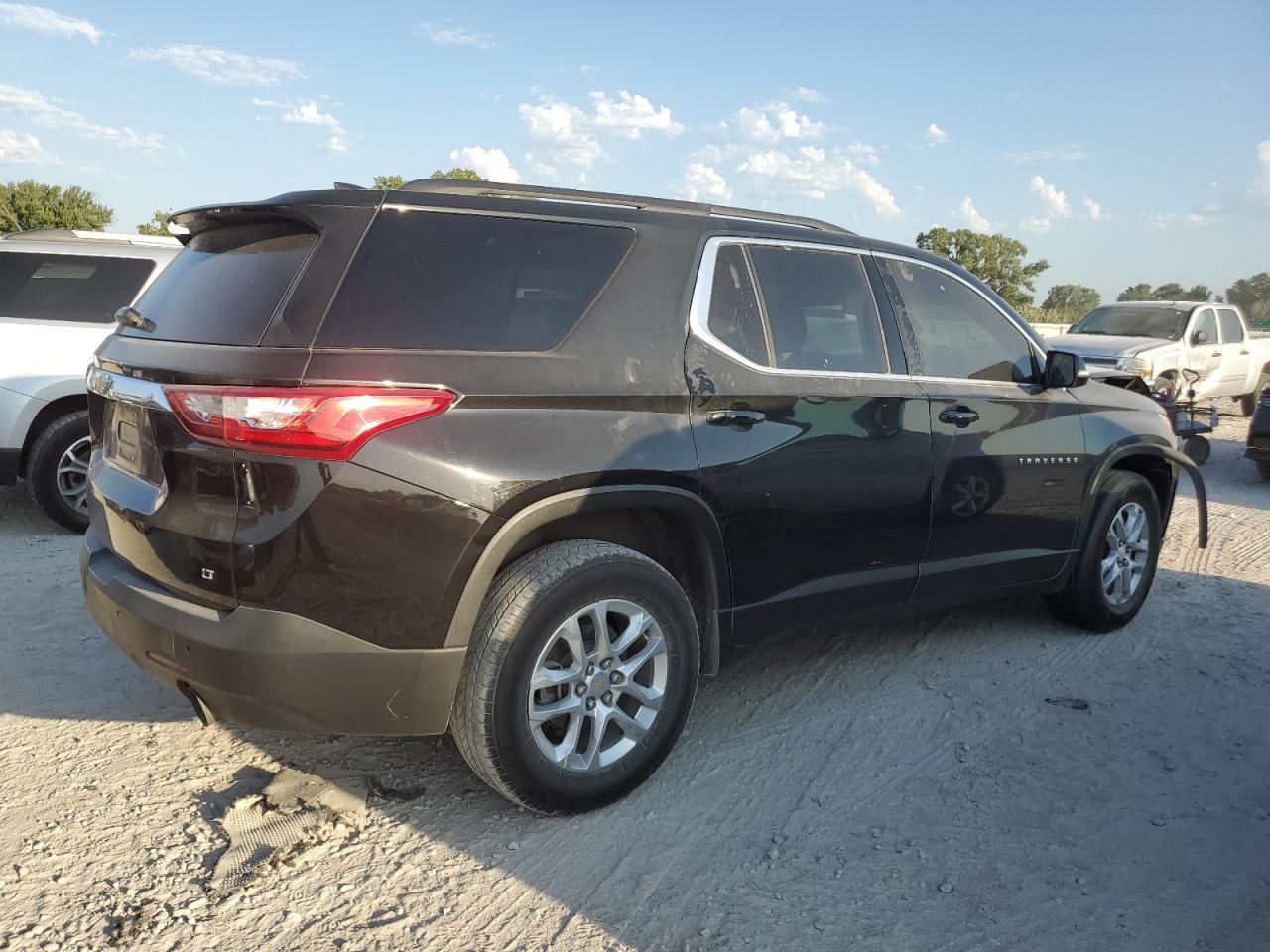 2019 Chevrolet Traverse Lt - Image 3