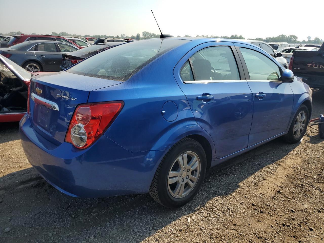 2016 Chevrolet Sonic Lt - Фото 3