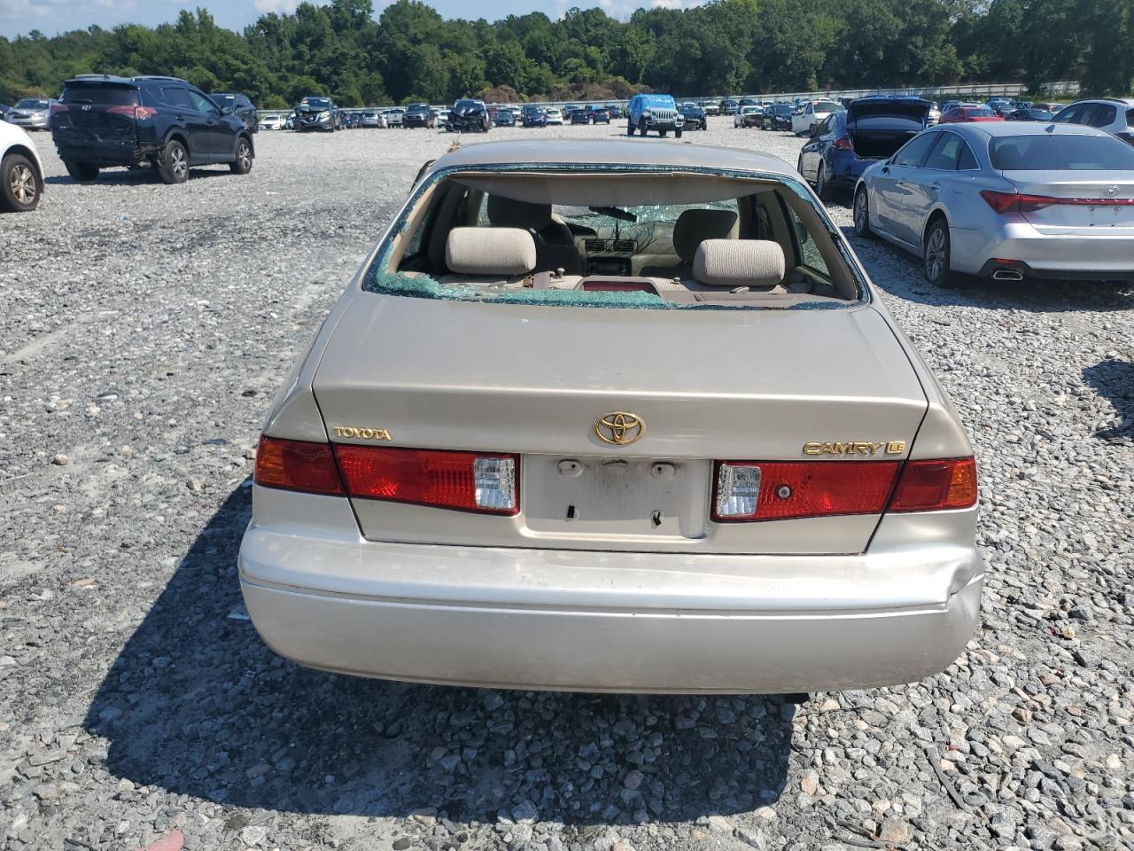 2001 Toyota Camry Ce - Фото 6