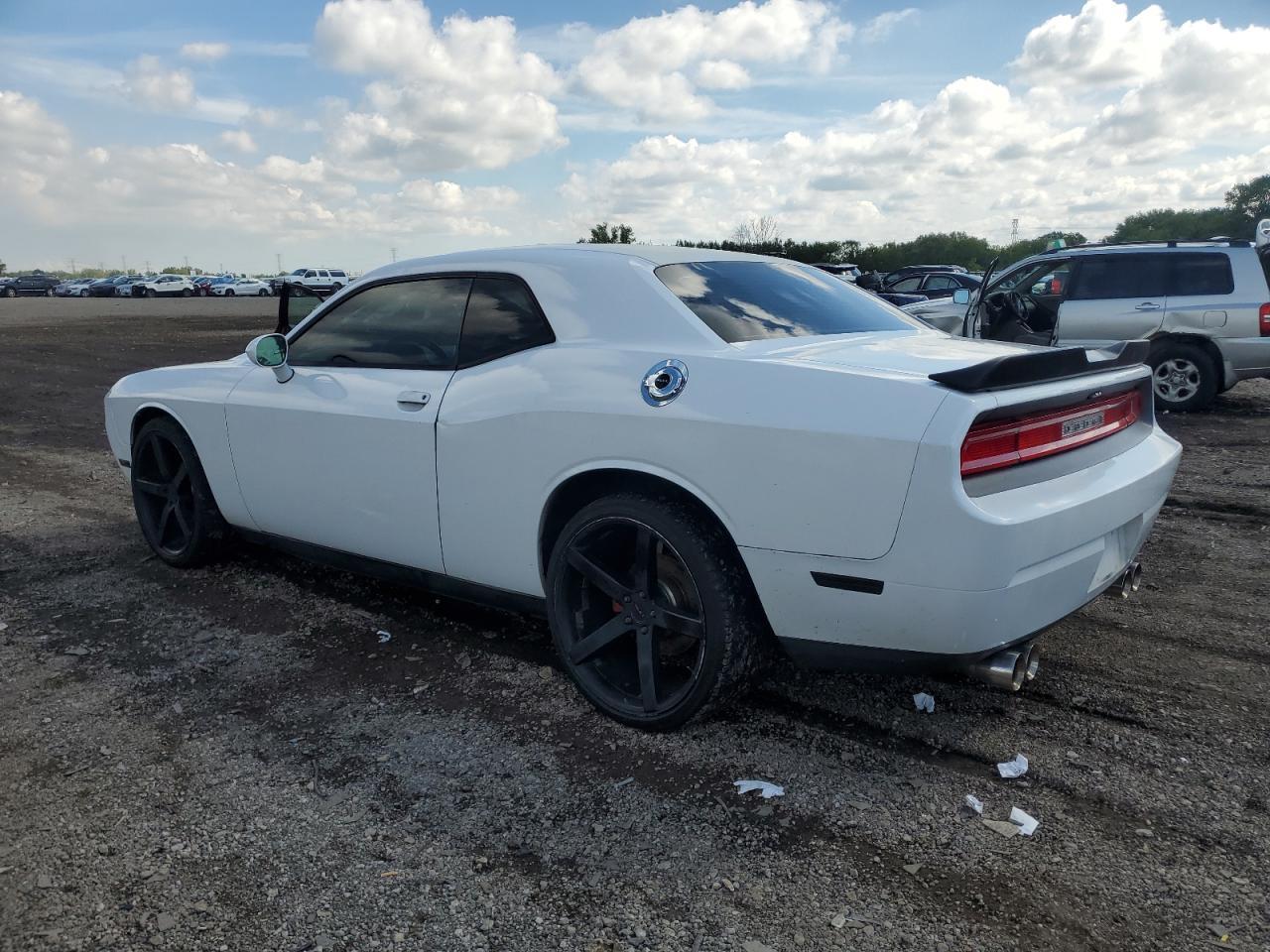 2014 Dodge Challenger Sxt - Image 2