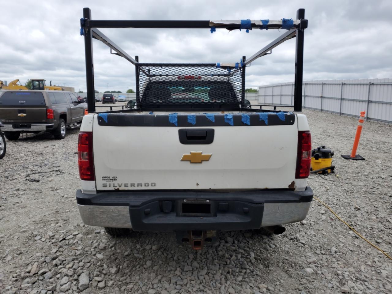 2013 Chevrolet Silverado C2500 Heavy Duty - Фото 6