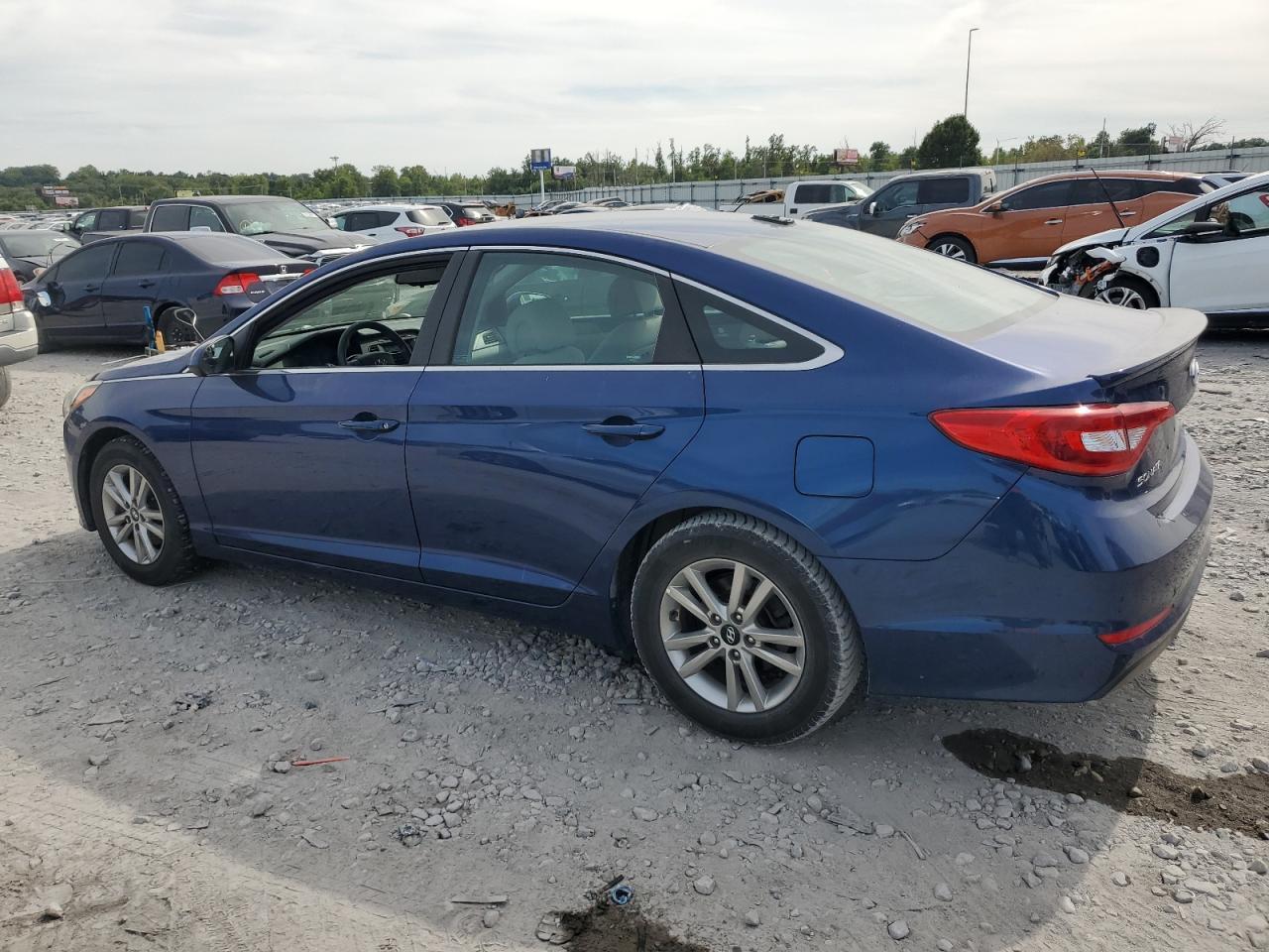 2017 Hyundai Sonata Se - Фото 2