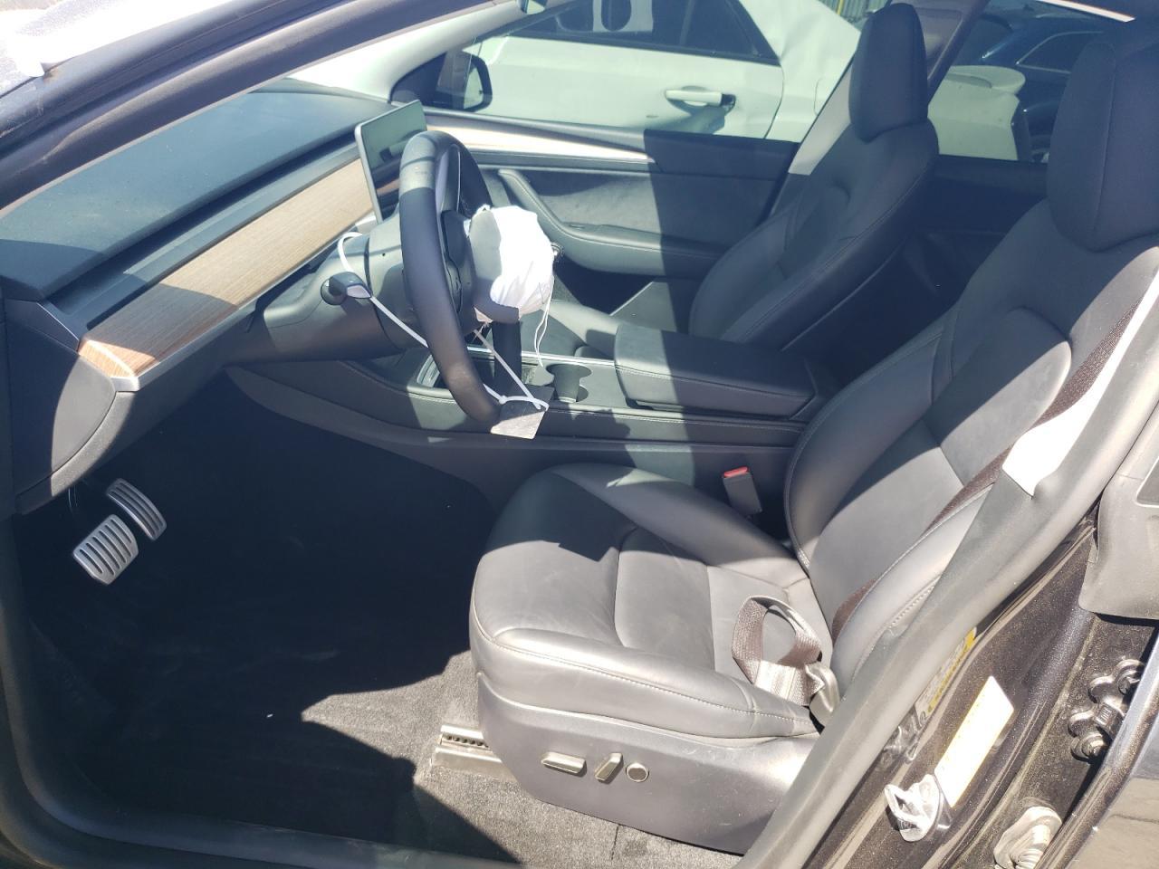 2025 Tesla Model Y - Фото 7