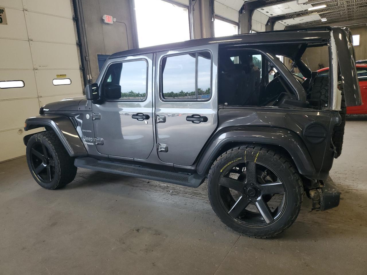 2022 Jeep Wrangler Unlimited Sahara - Фото 2