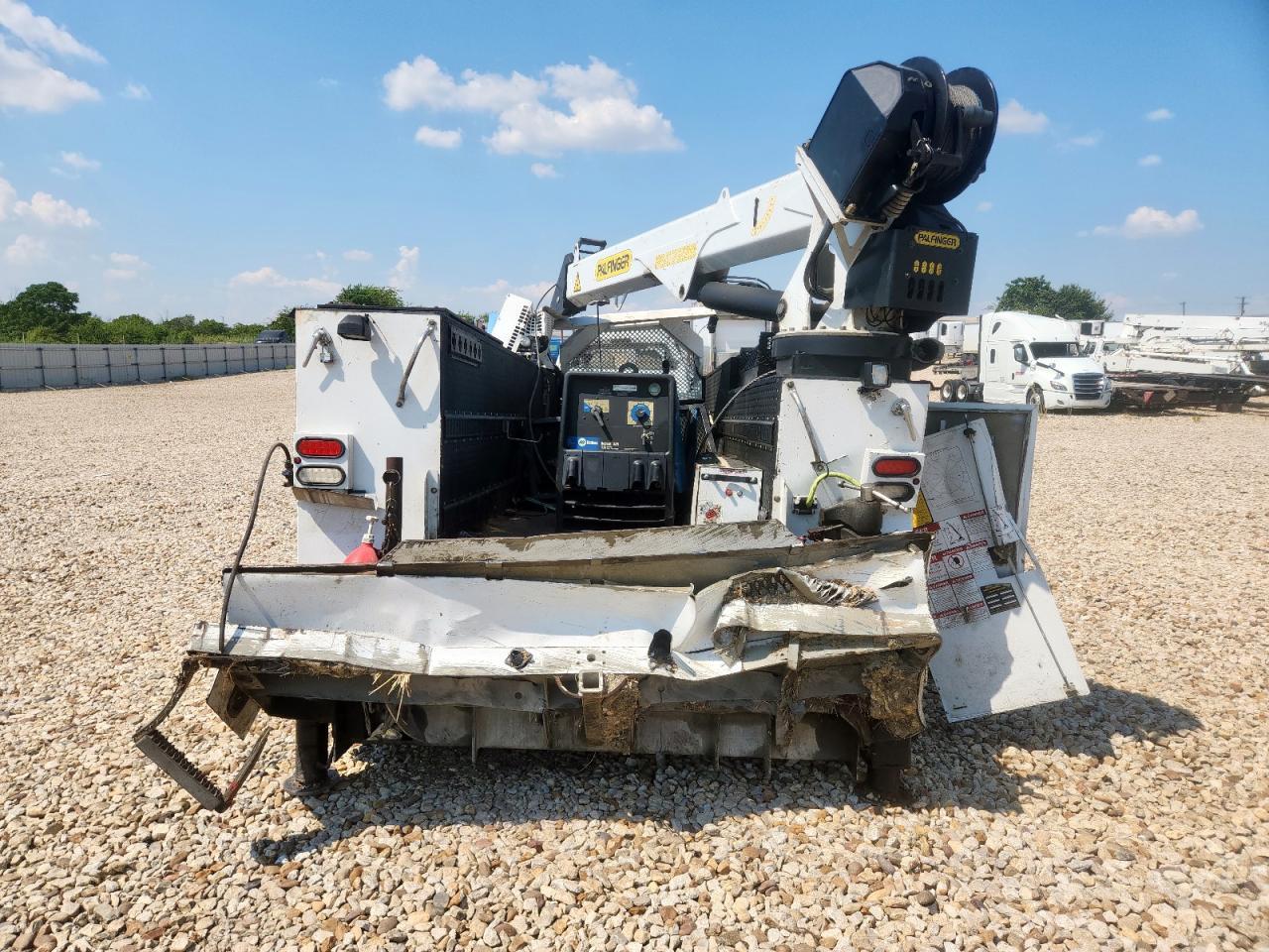 2019 Ford F750 Super Duty - Image 6