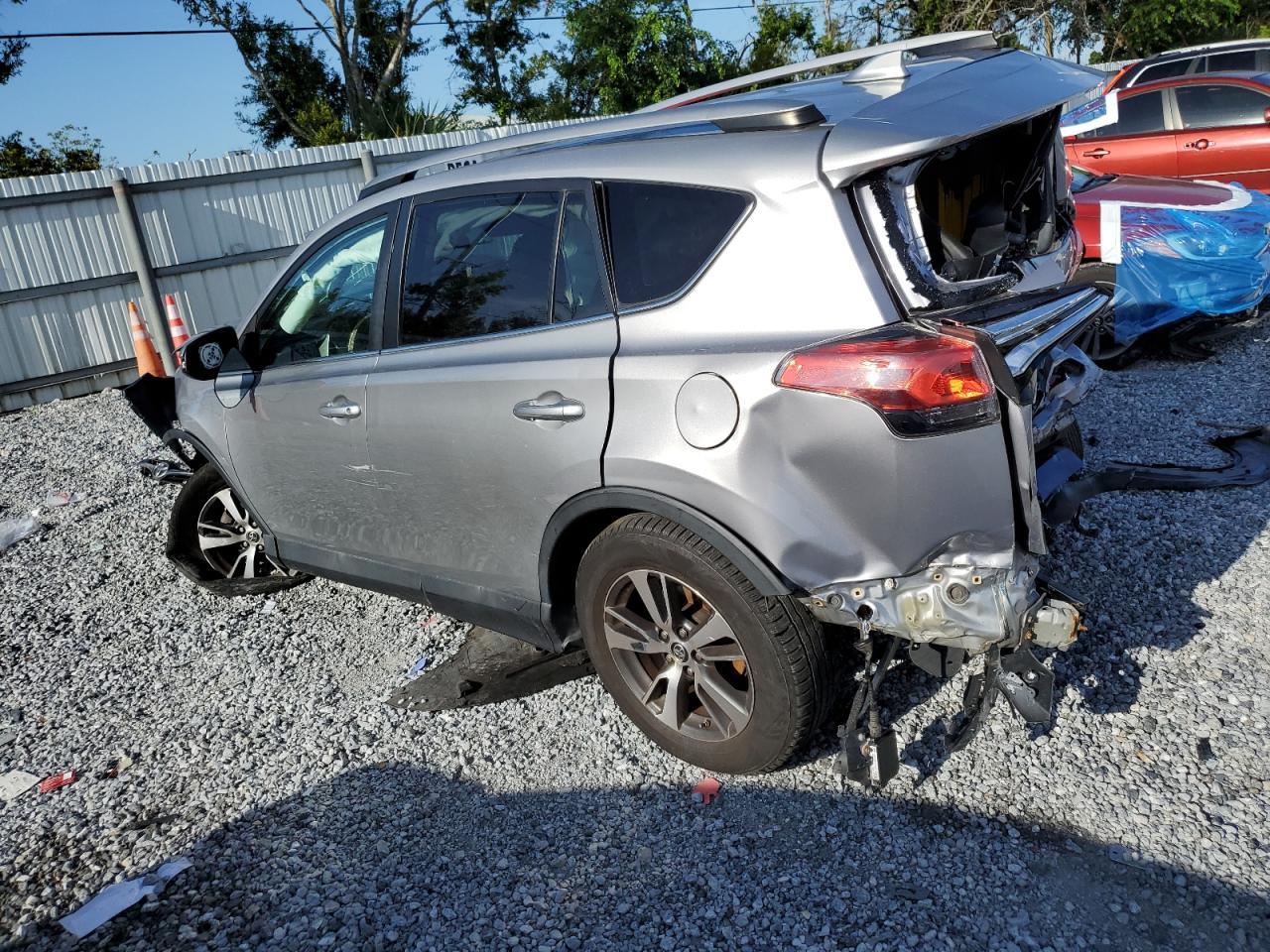 2017 Toyota Rav4 Xle - Image 2