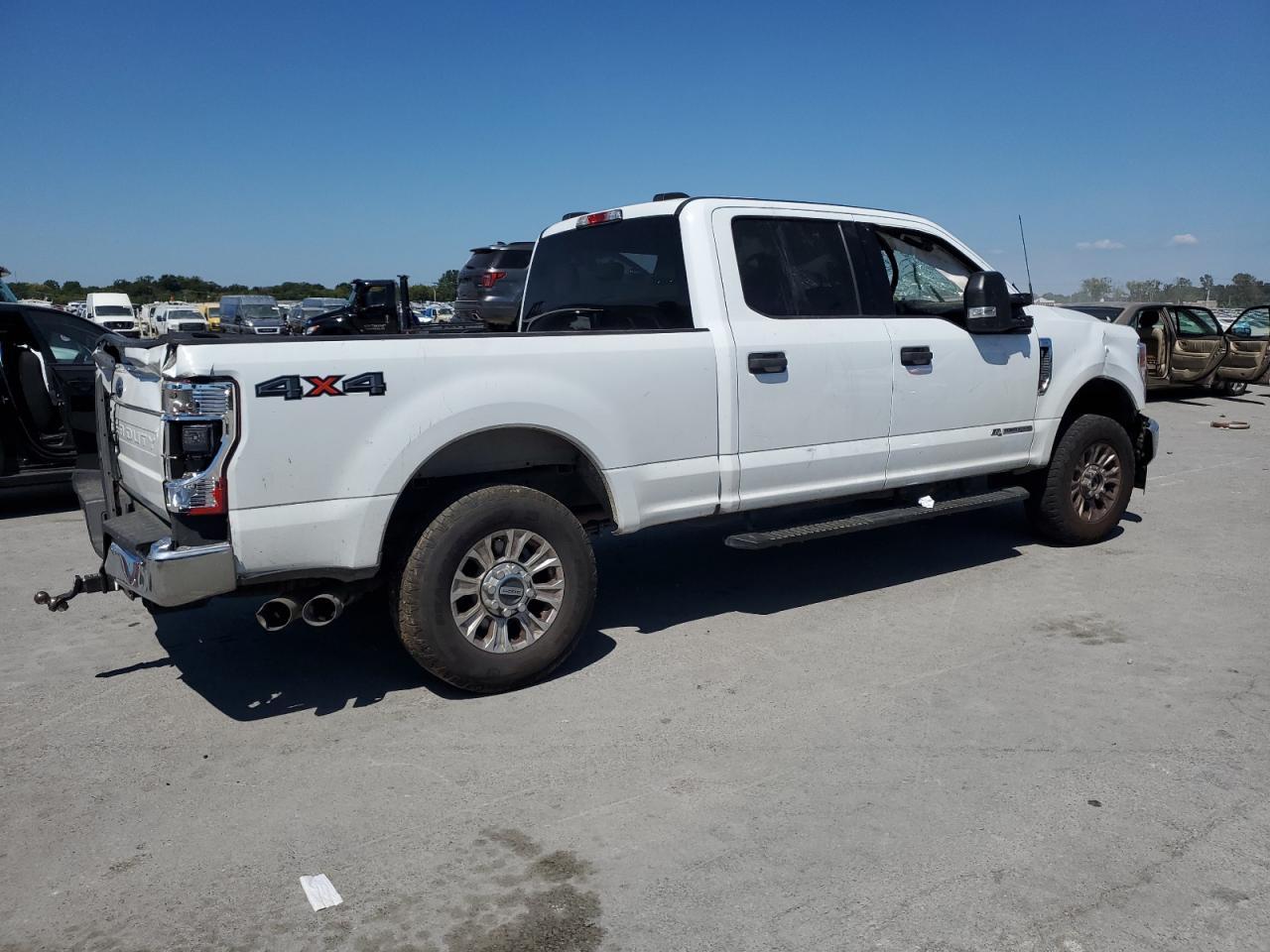 2022 Ford F250 Super Duty - Фото 3