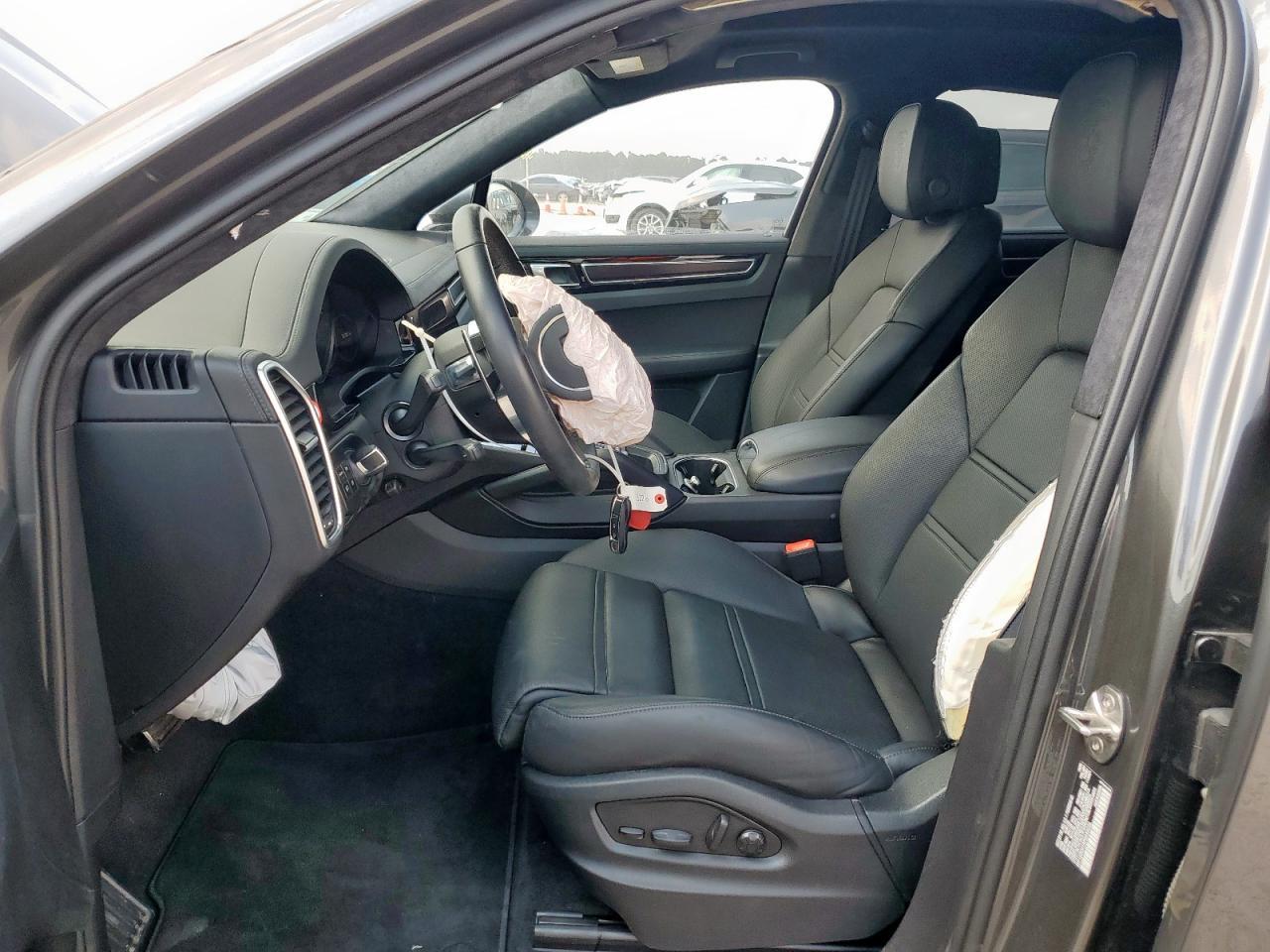 2023 Porsche Cayenne Gts Coupe - Image 7