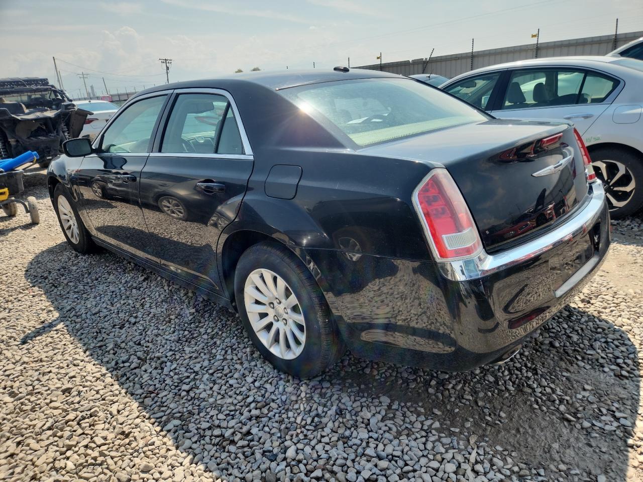 2013 Chrysler 300 - Image 2