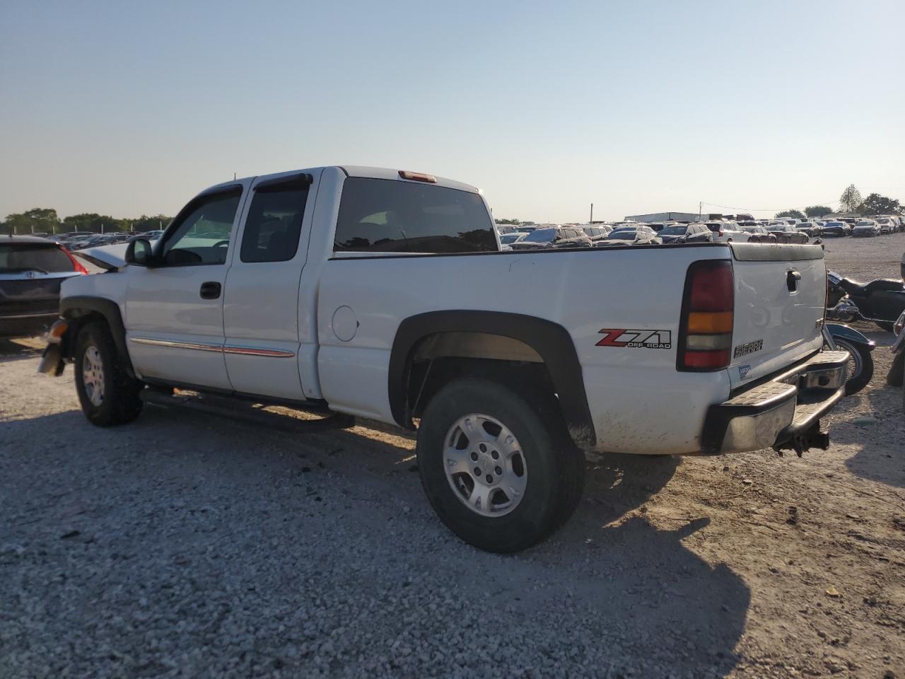 2005 GMC New Sierra K1500 - Фото 2
