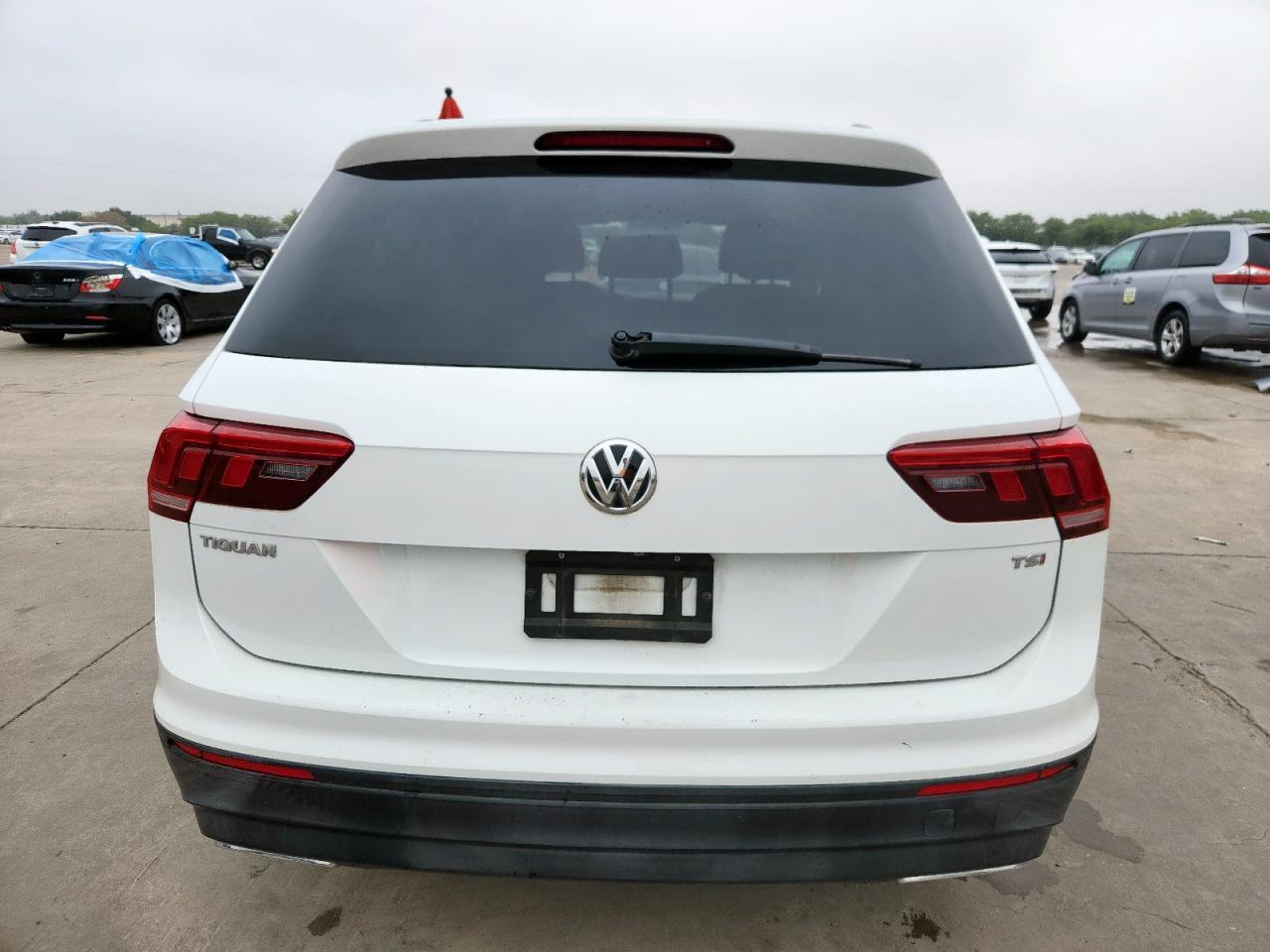 2018 Volkswagen Tiguan S - Фото 6