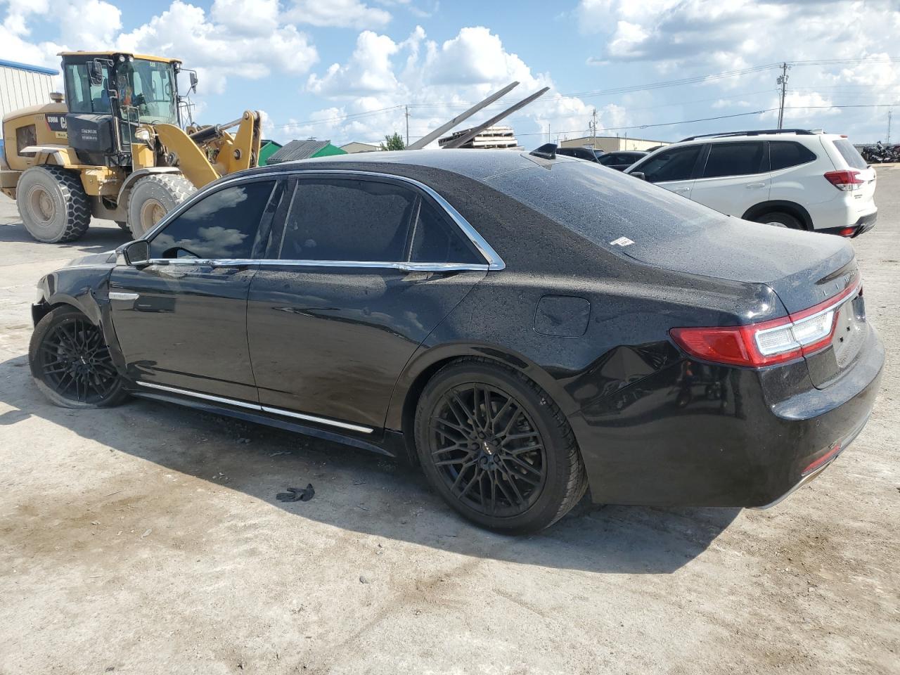 2019 Lincoln Continental Select - Фото 2