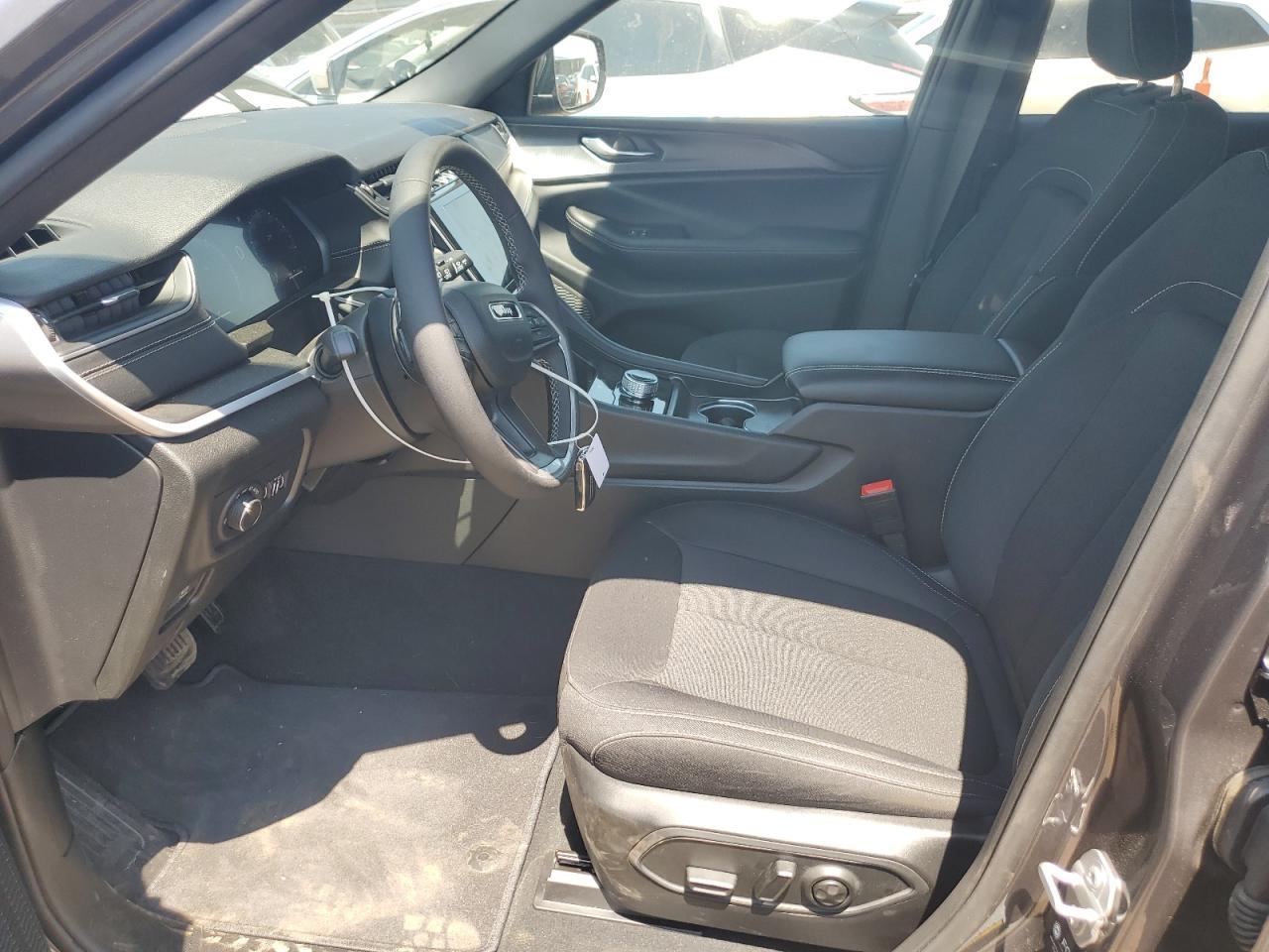 2025 Jeep Grand Cherokee L Laredo - Фото 7