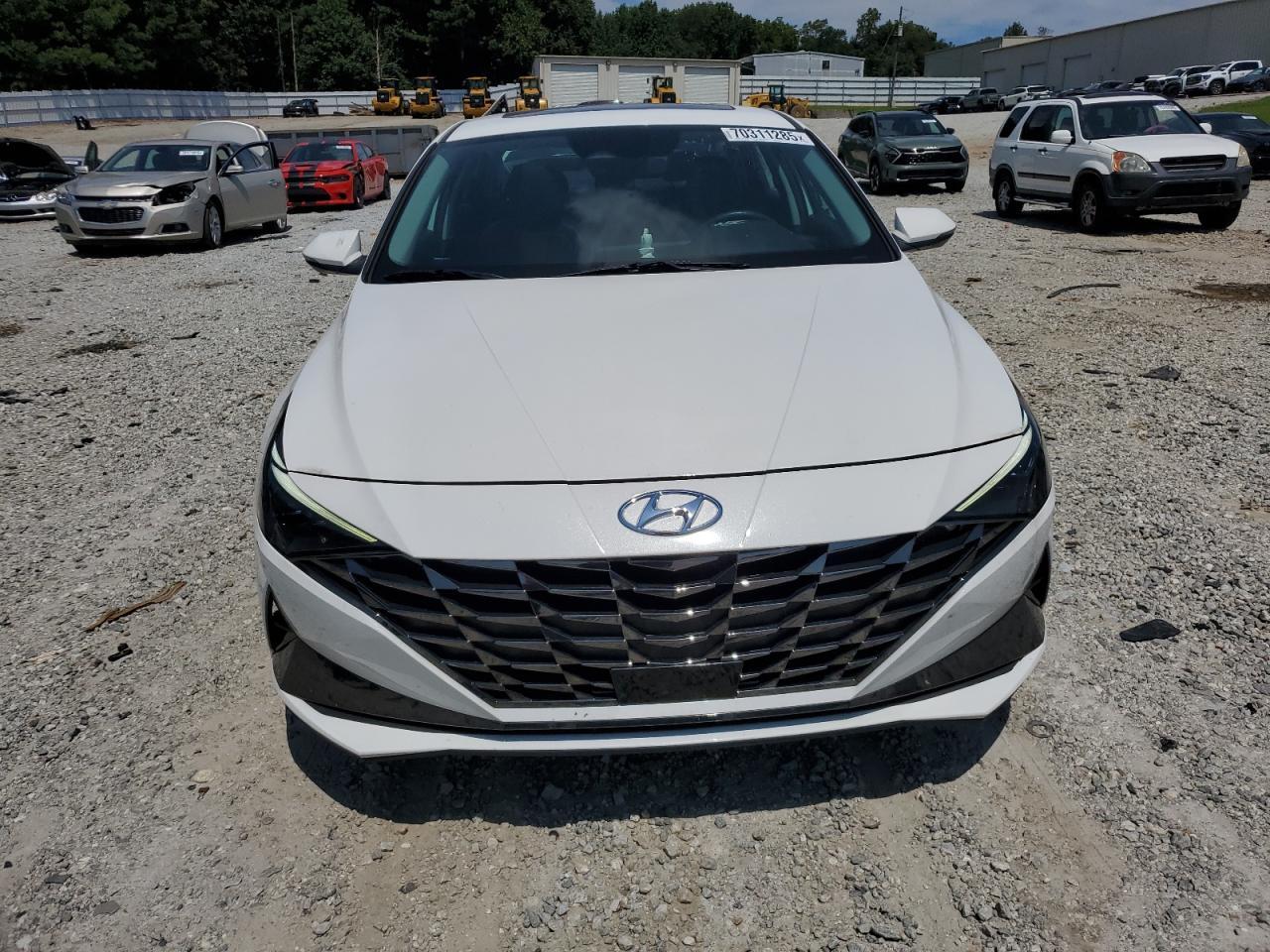 2023 Hyundai Elantra Limited - Image 5