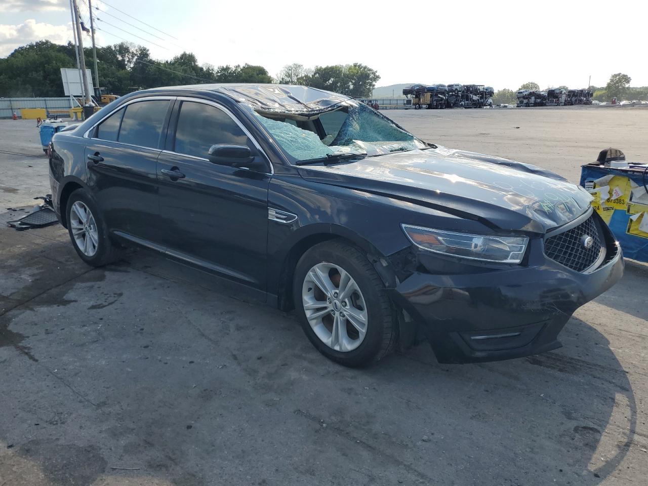 2019 Ford Taurus Sel - Image 4