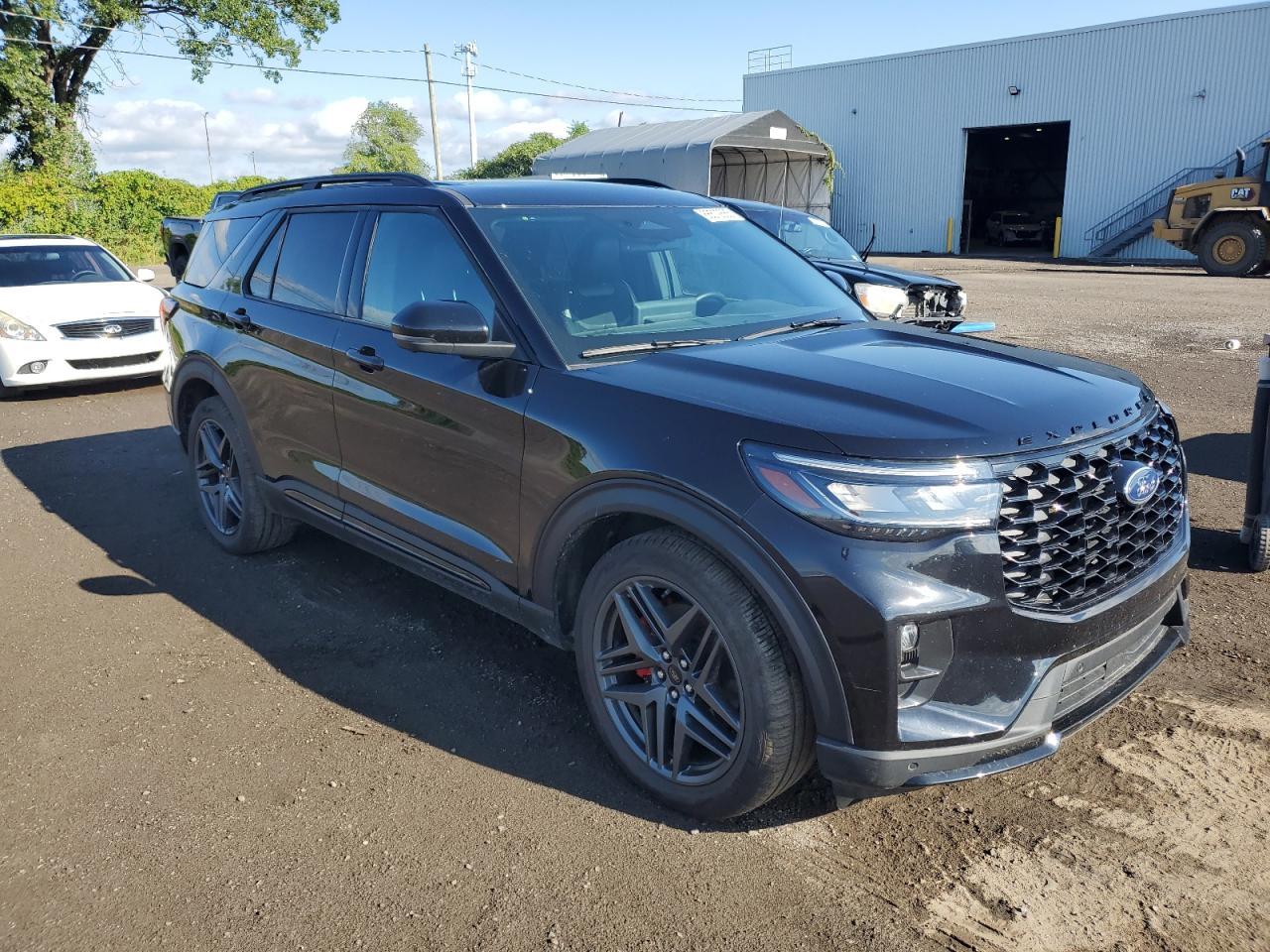 2025 Ford Explorer St - Image 4
