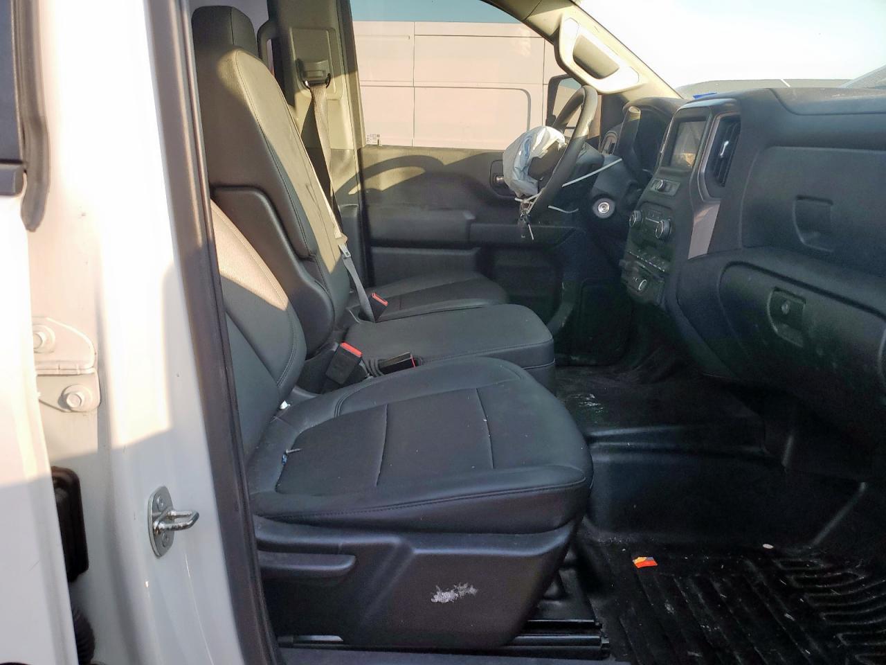 2023 Chevrolet Silverado C2500 Heavy Duty - Image 5