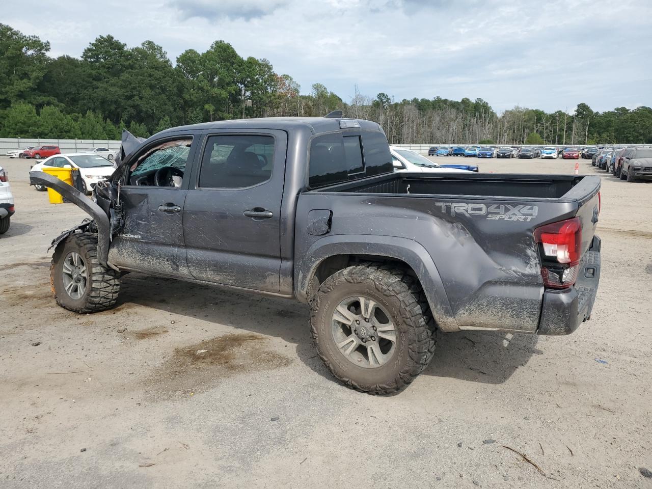 2018 Toyota Tacoma Double Cab - Фото 2