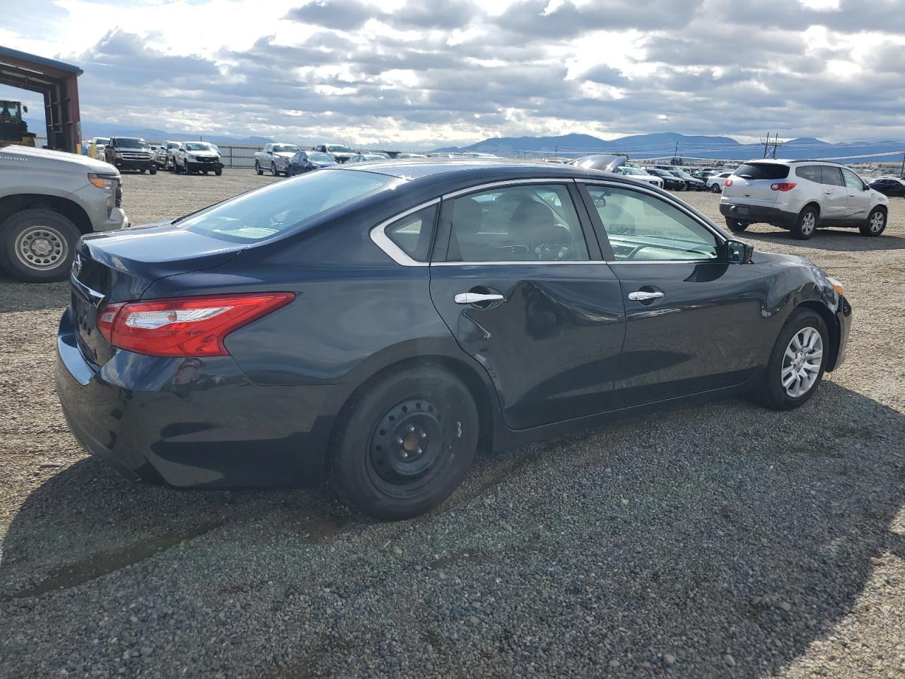 2016 Nissan Altima 2.5 - Image 3