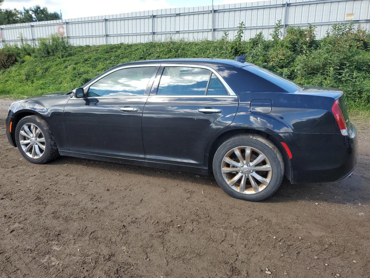 2017 Chrysler 300C - Фото 2