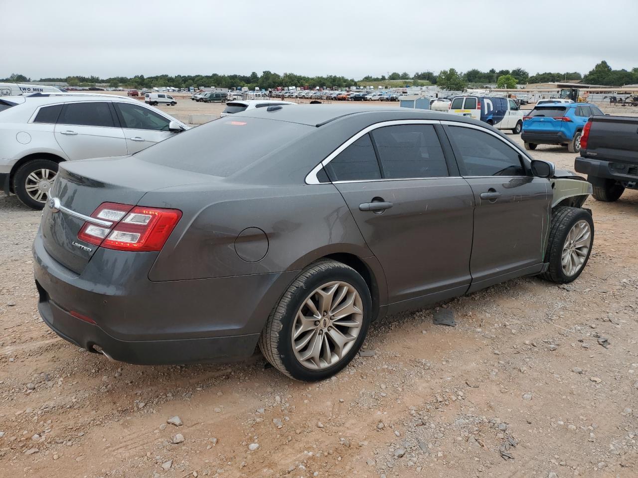 2019 Ford Taurus Limited - Image 3