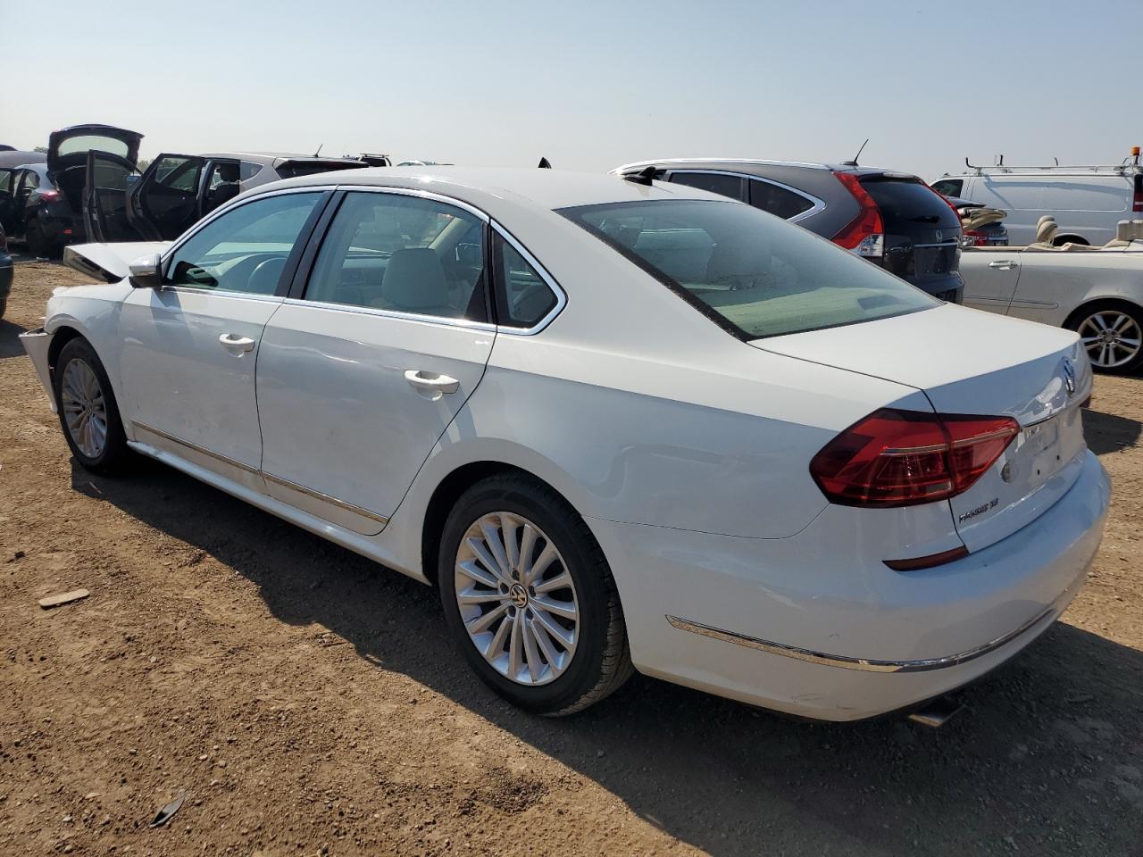 2016 Volkswagen Passat Se - Image 2