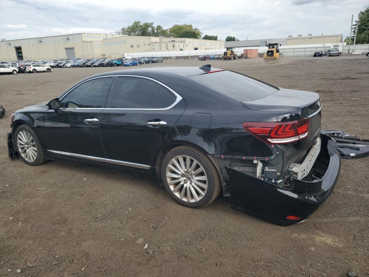 2017 Lexus Ls 460 - Image 2