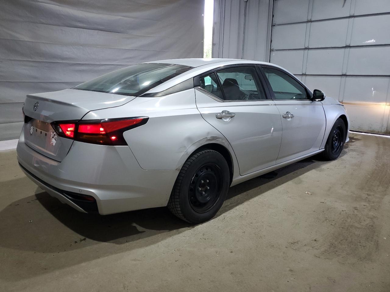 2021 Nissan Altima S - Фото 3