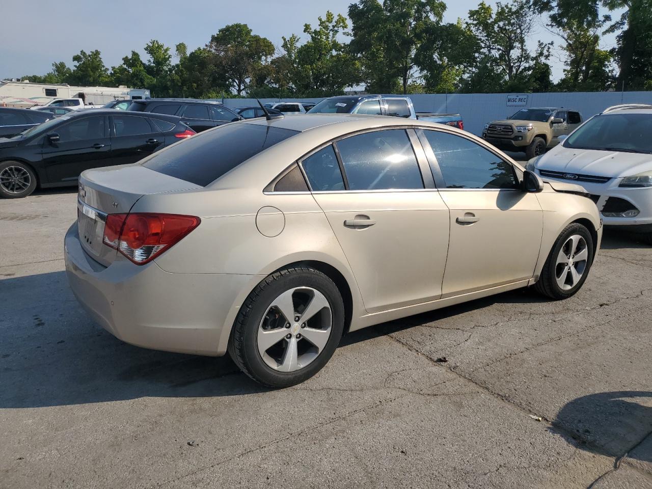 2011 Chevrolet Cruze Lt - Image 3