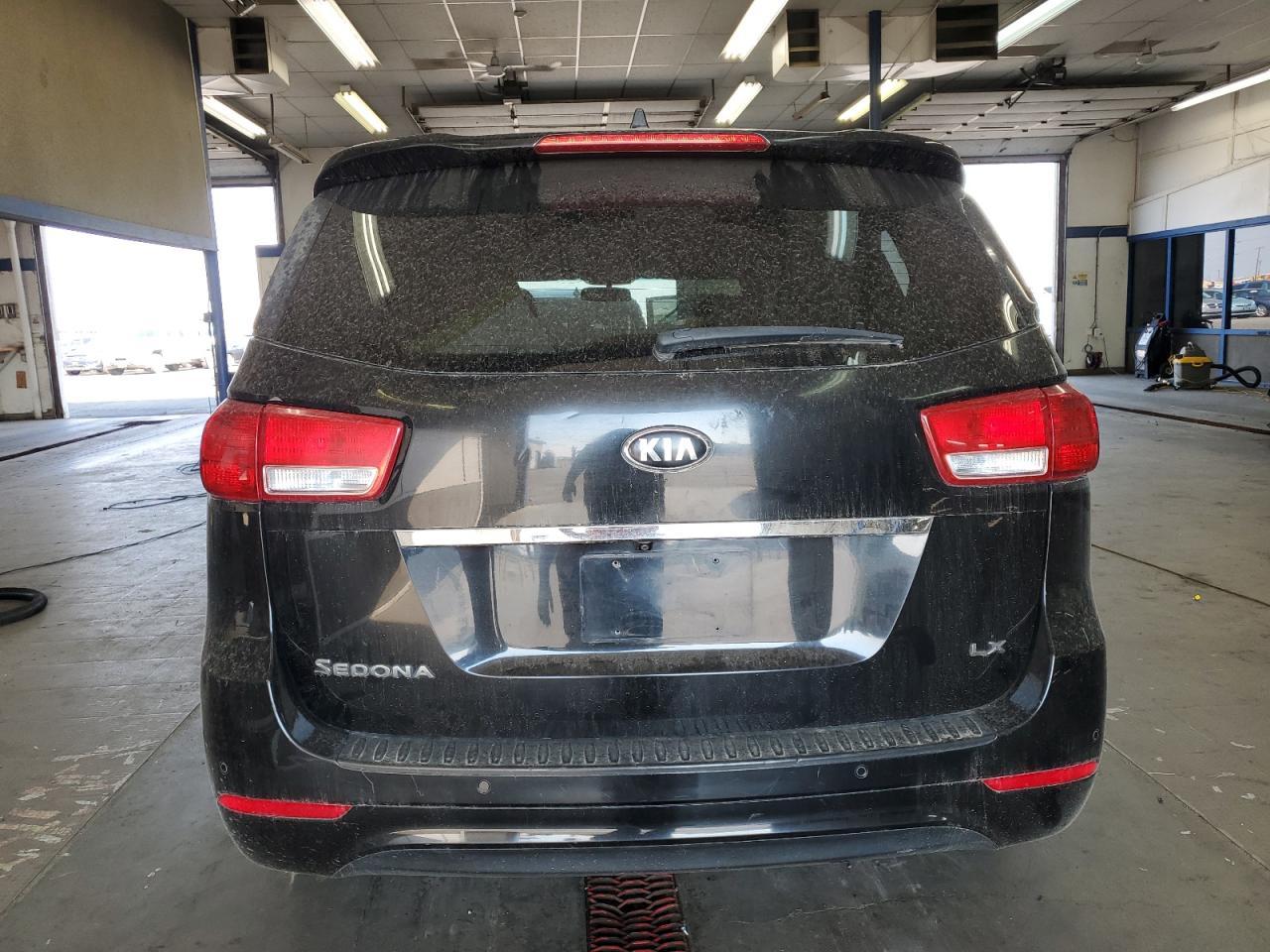 2016 Kia Sedona Lx - Фото 6