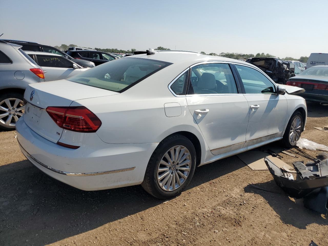 2016 Volkswagen Passat Se - Image 3