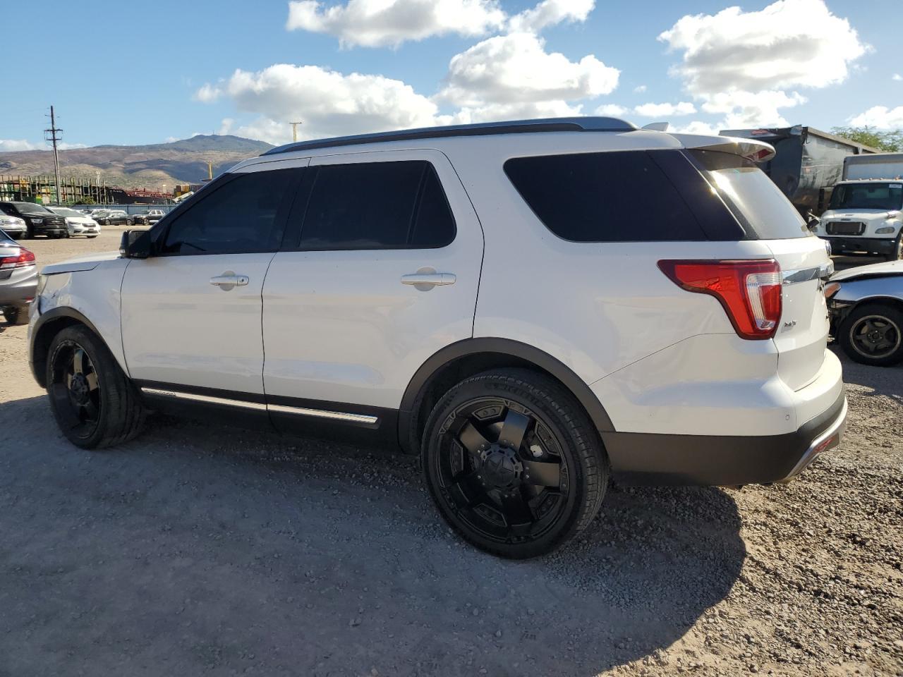 2016 Ford Explorer Xlt - Фото 2