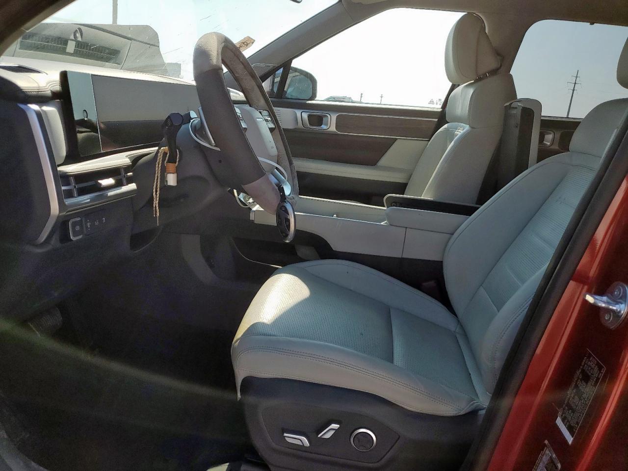 2024 Hyundai Santa Fe Limited - Image 7