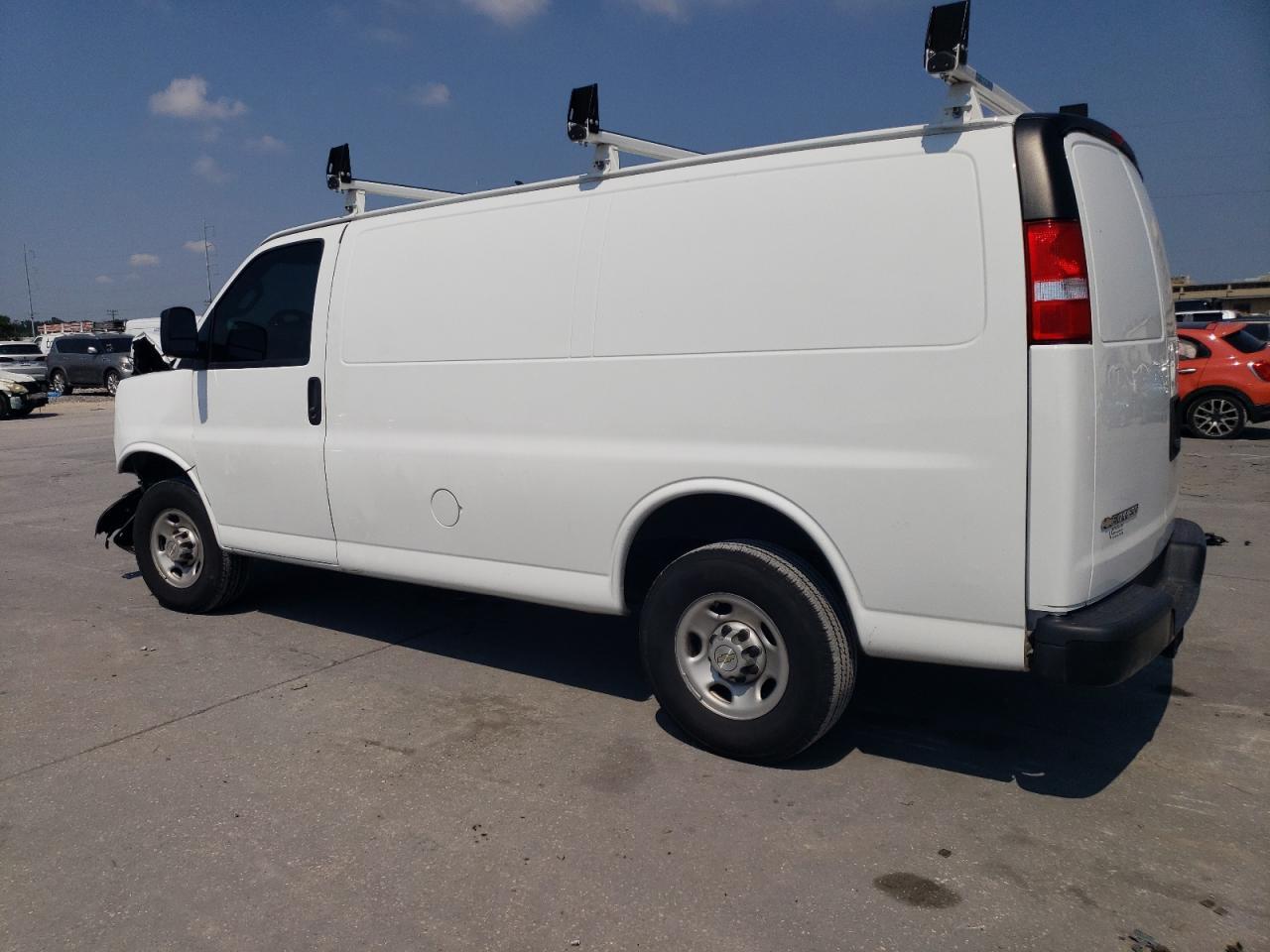 2023 Chevrolet Express G2500 - Фото 2