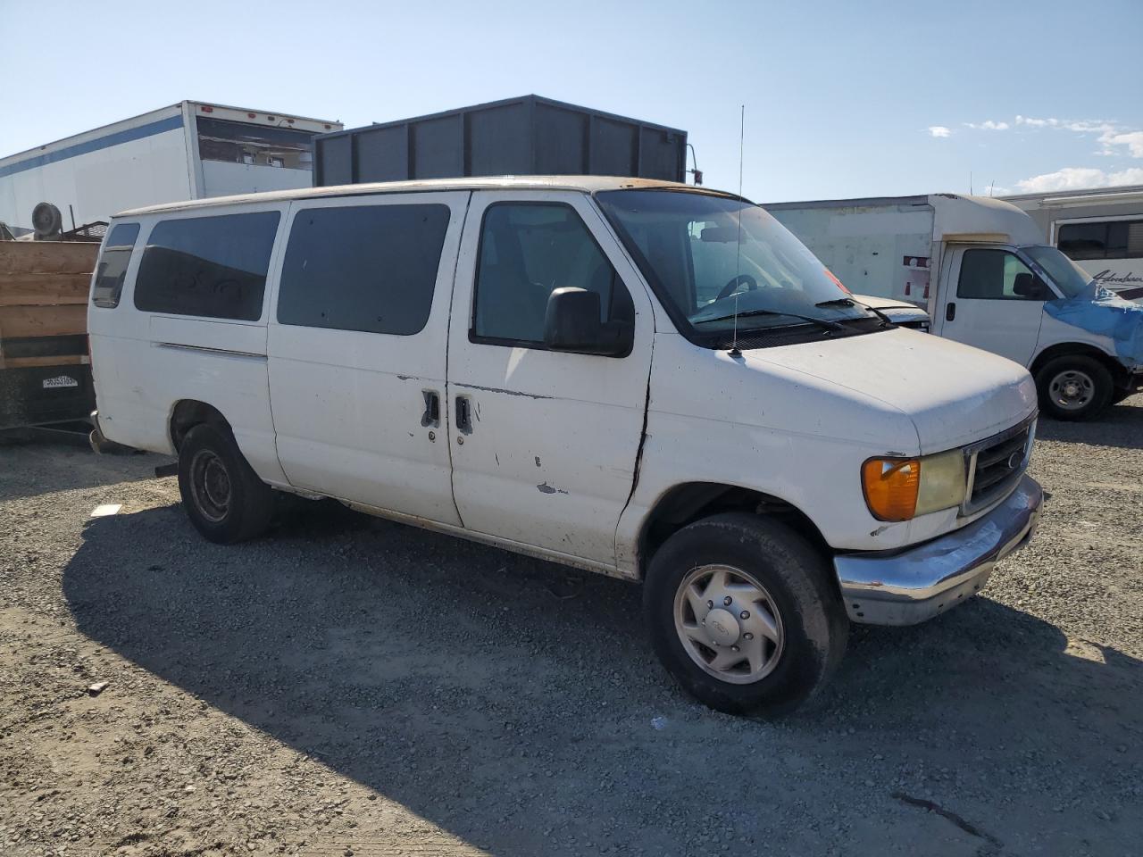 2004 Ford Econoline E350 Super Duty Wagon - Фото 4