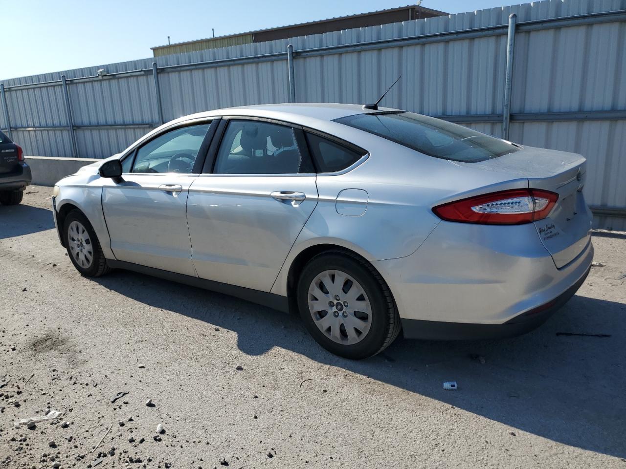 2013 Ford Fusion S - Фото 2