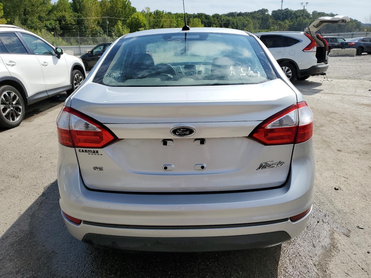2017 Ford Fiesta Se - Фото 6