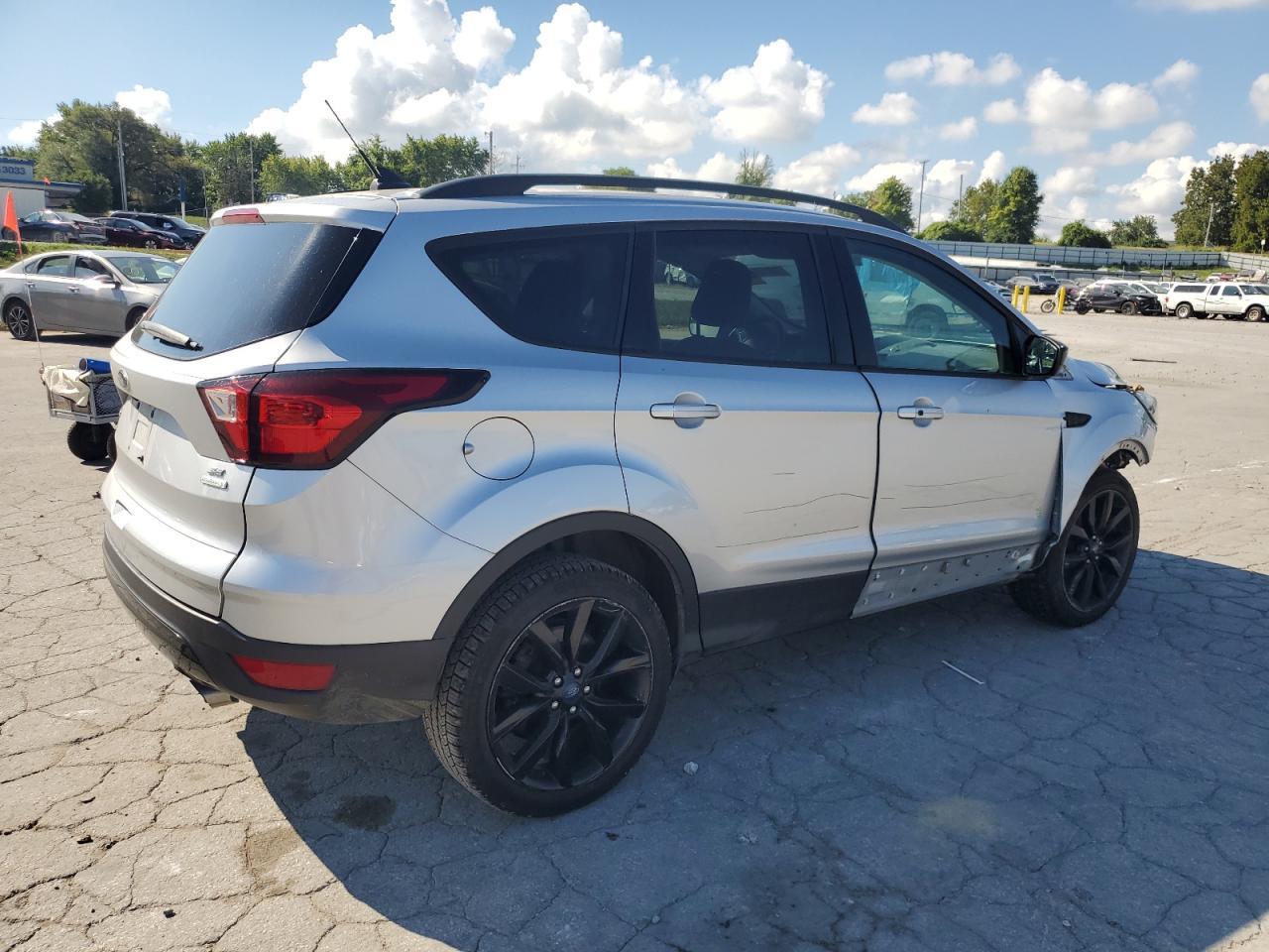 2019 Ford Escape Se - Фото 3