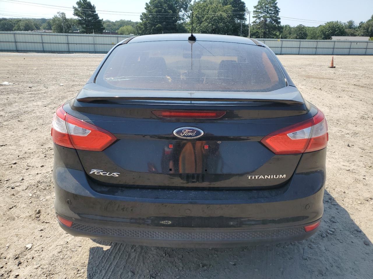 2012 Ford Focus Titanium - Image 6