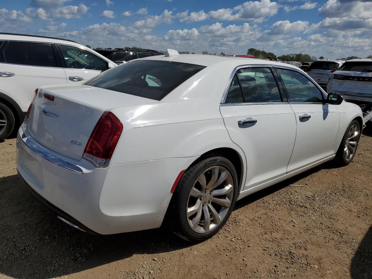 2020 Chrysler 300 Limited - Фото 3