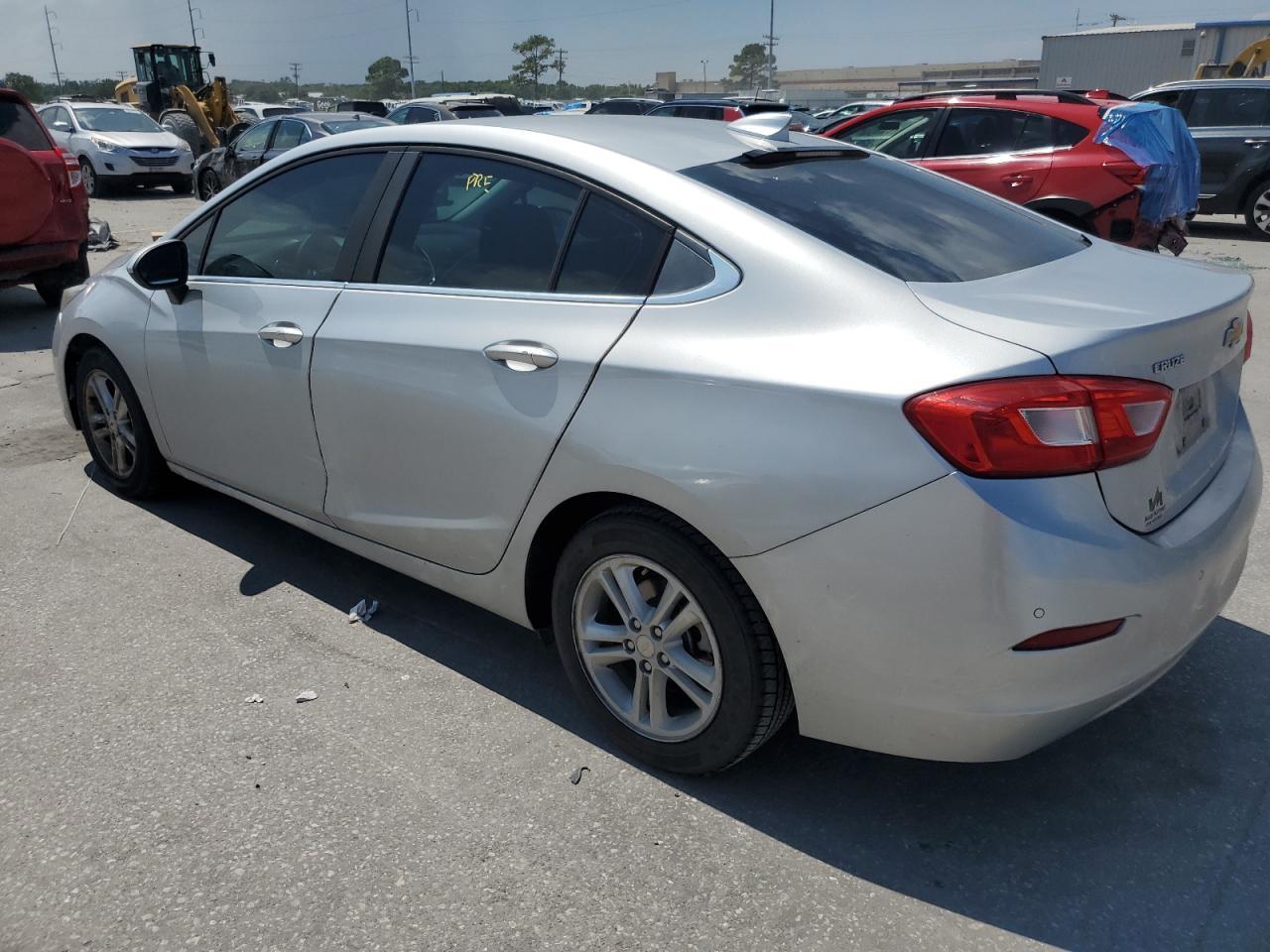 2016 Chevrolet Cruze Lt - Image 2